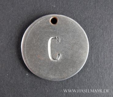 Anhänger aus Eisen rund (groß): Buchstabe "C"