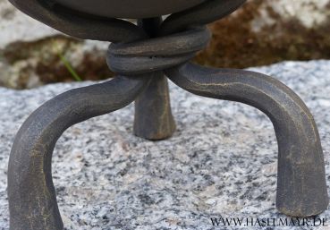 Preview: Weihwasserkessel handgeschmiedet mit Kreuz
