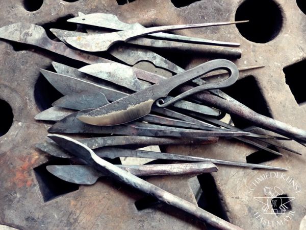 Schmiedkurs für Familie/Freunde/Gruppen/Vereine/Firmen-bis zu 6 Personen: Thema "Ganzstahlmesser (Wikingermesser) schmieden"