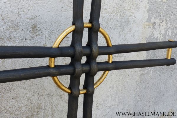 Grabkreuz mit rundem Innenstab