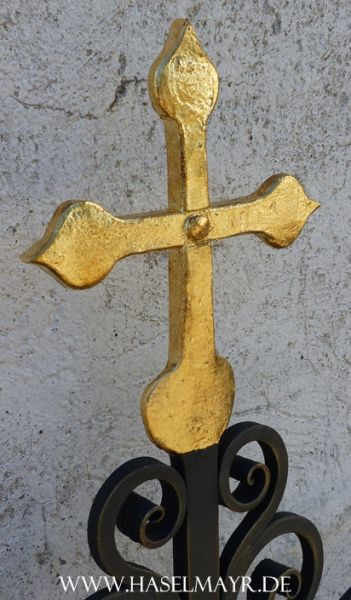 Grabkreuz mit Christuskorpus
