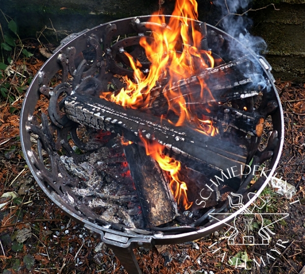 Feuerkorb aus Hufeisen